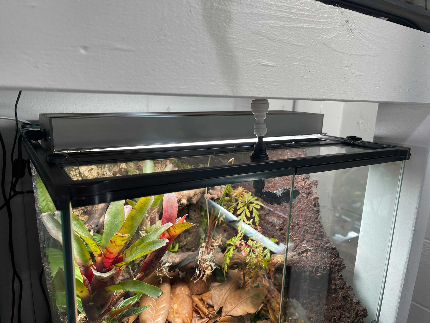 Thrive Ecosystems 18-Inch High Output High CRI Vivarium Light - Full Spectrum LED for Lush Plant Growth and Vibrant Terrariums