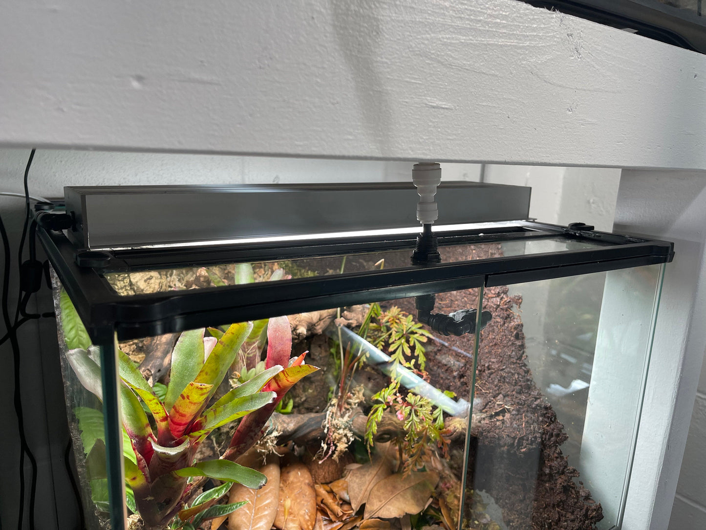 Thrive Ecosystems 18-Inch High Output High CRI Vivarium Light - Full Spectrum LED for Lush Plant Growth and Vibrant Terrariums